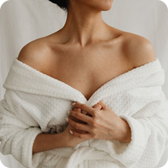 Phẫu Thuật Thẩm Mỹ Và Tiêu Chuẩn Đẹp Phi Thực